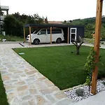 Casa Miranda - Family Comfort In A Quiet Area, Near The Sea, With Bbq And Free Parking Lägenhet Zgornje Skofije
