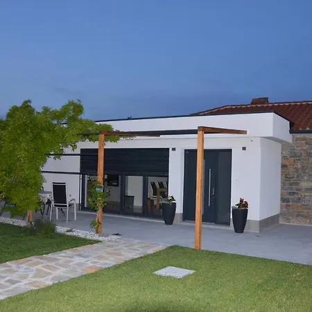 Casa Miranda - Family Comfort In A Quiet Area, Near The Sea, With Bbq And Free Parking *