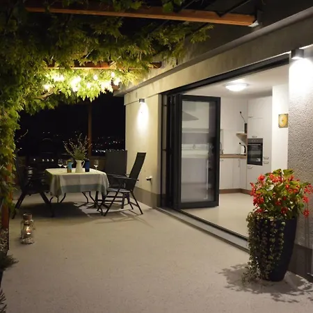 Apartment Casa Miranda - Family Comfort In A Quiet Area, Near The Sea, With Bbq And Free Parking Zgornje Skofije