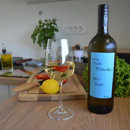 Casa Miranda - Family Comfort In A Quiet Area, Near The Sea, With Bbq And Free Parking * Zgornje Skofije