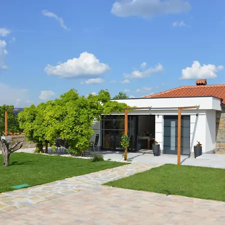 Casa Miranda - Family Comfort In A Quiet Area, Near The Sea, With Bbq And Free Parking Apartament *