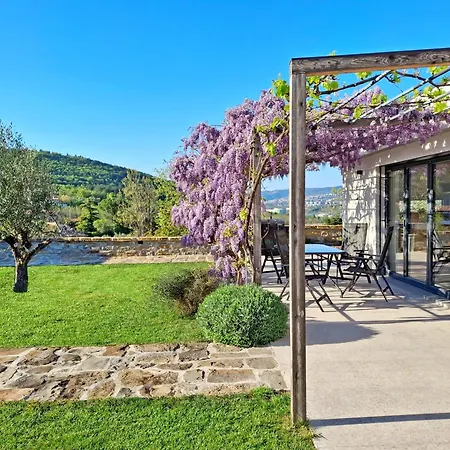 Casa Miranda - Family Comfort In A Quiet Area, Near The Sea, With Bbq And Free Parking * Zgornje Skofije