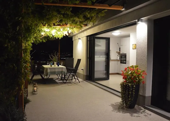 Appartamento Casa Miranda - Family Comfort In A Quiet Area, Near The Sea, With Bbq And Free Parking Zgornje Skofije