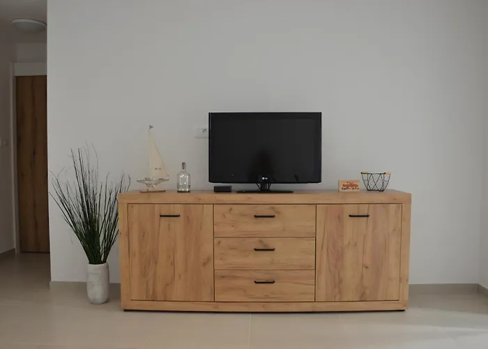 Casa Miranda - Family Comfort In A Quiet Area, Near The Sea, With Bbq And Free Parking Zgornje Skofije